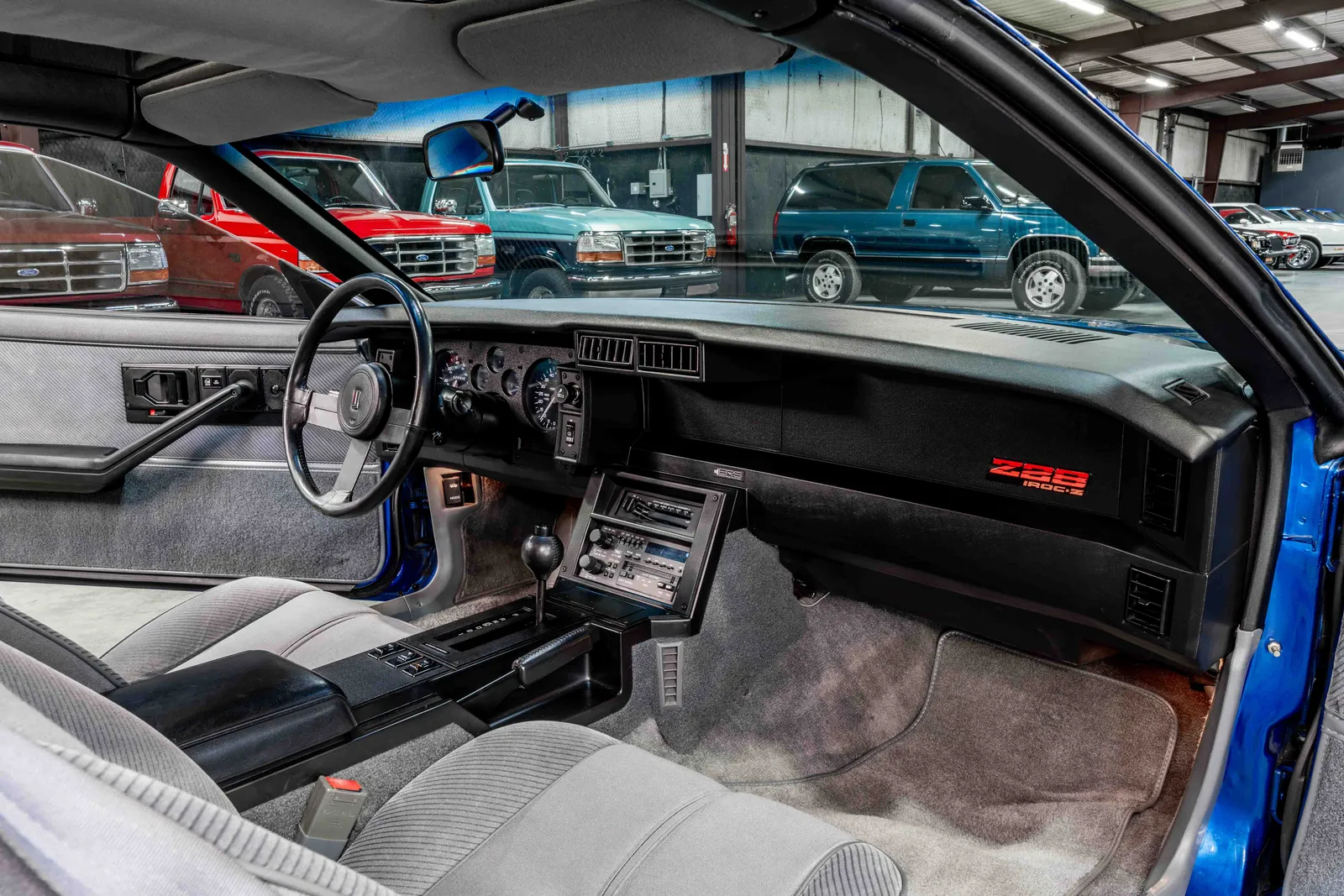 1986-Chevrolet-Camaro-Bright Blue Metallic-149653--49.jpg
